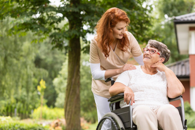 nurturing-seniors-a-guide-to-professional-caregiving